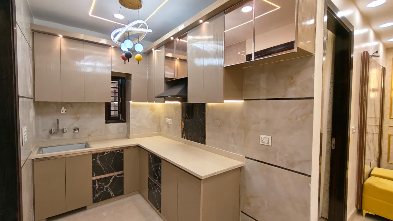 Semi-Furnished 3 BHK Builder Floor for Sale in P Block, Mohan Garden in P-Block Mohan Garden, New Delhi